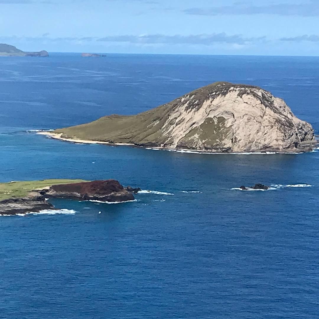 Diamond Head Crater & East Side Beach Adventure in Honolulu