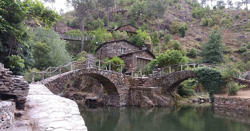 Land-Adventures: Discover Coimbra & Conimbriga with 2 Feel Portugal