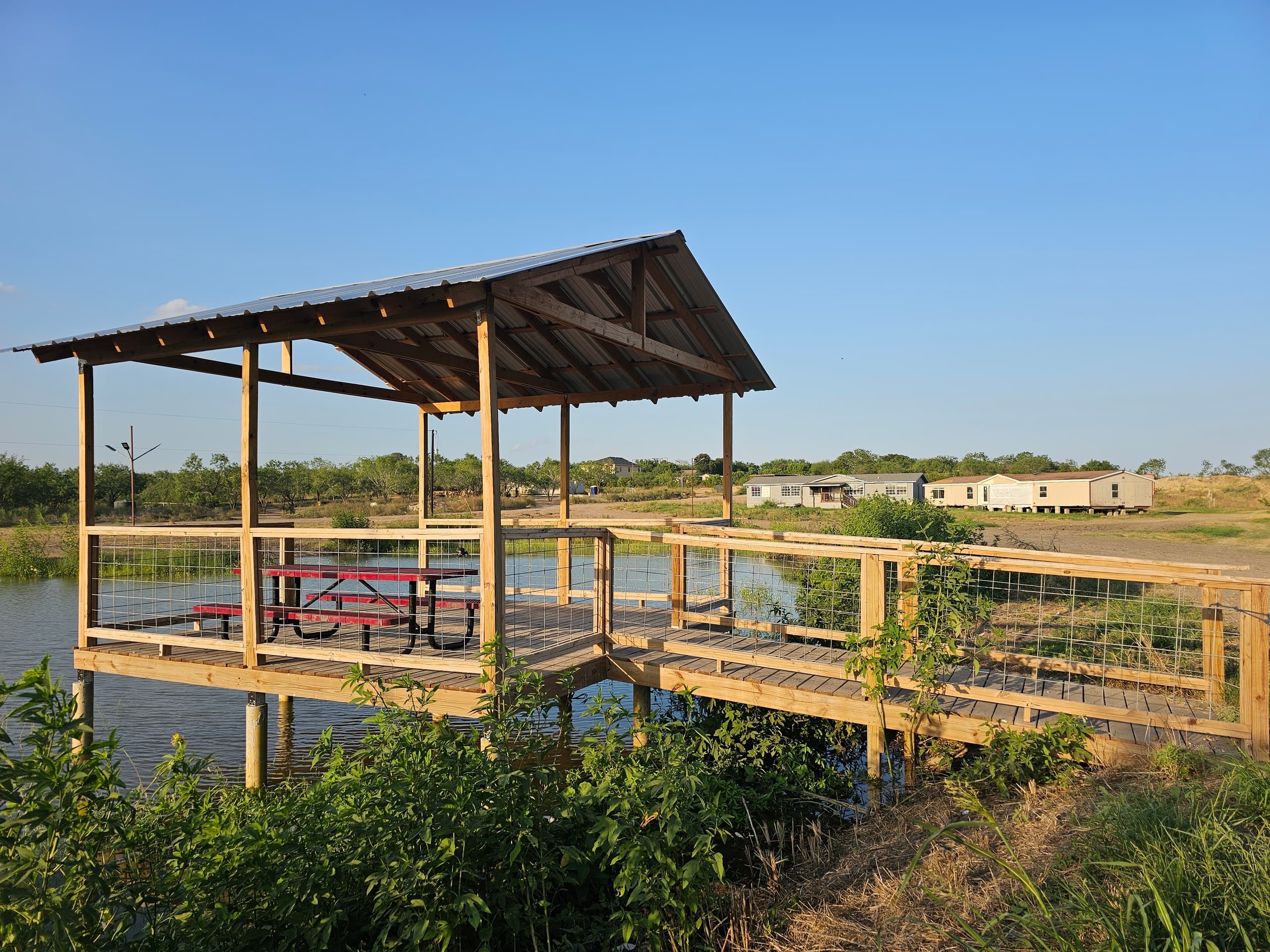Private Water Pond Pier 16x16 Rental in San Antonio, TX