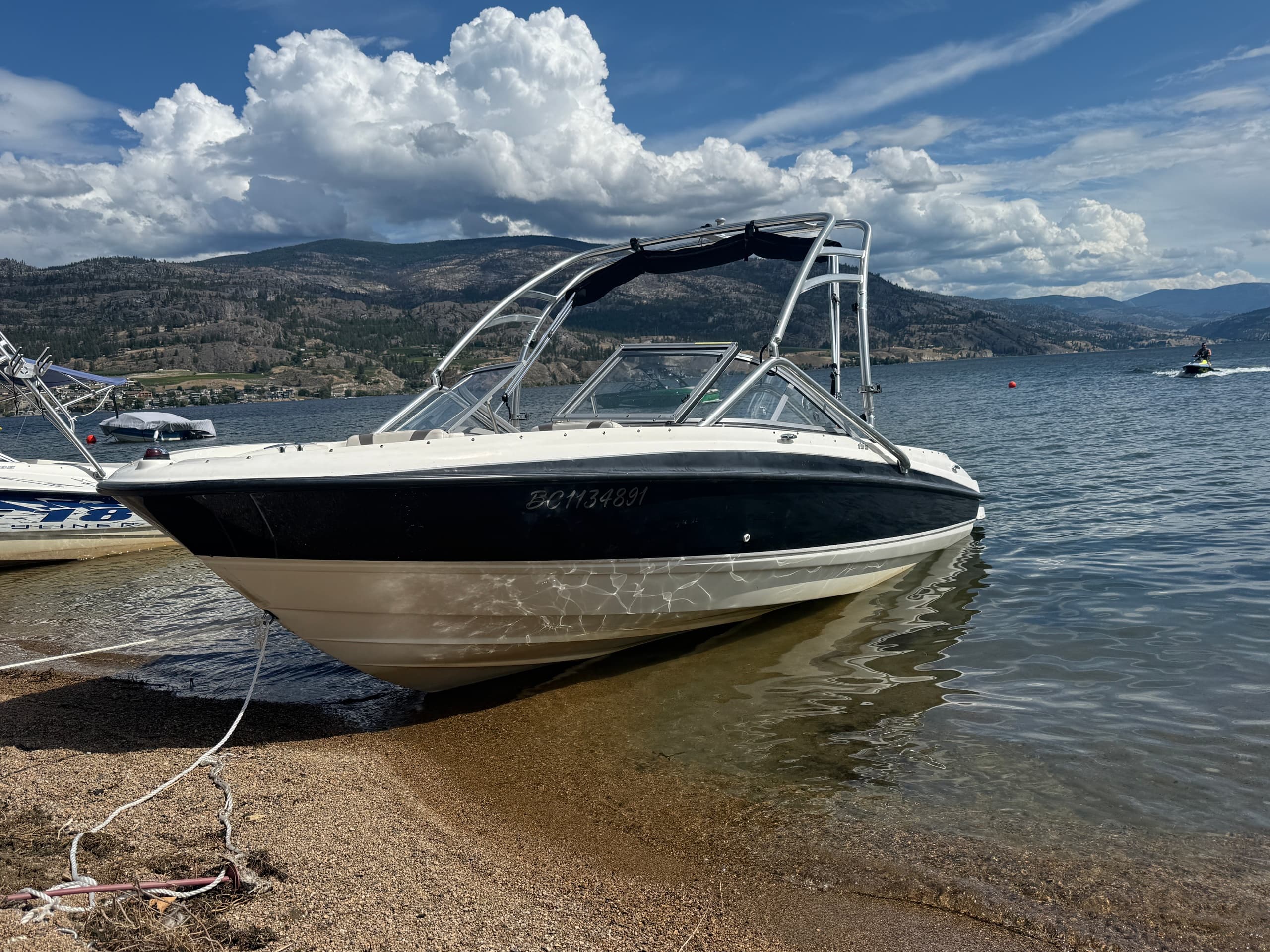 Skaha Lake Boat Rentals: Bayliner 195 with Skaha Boat Rental