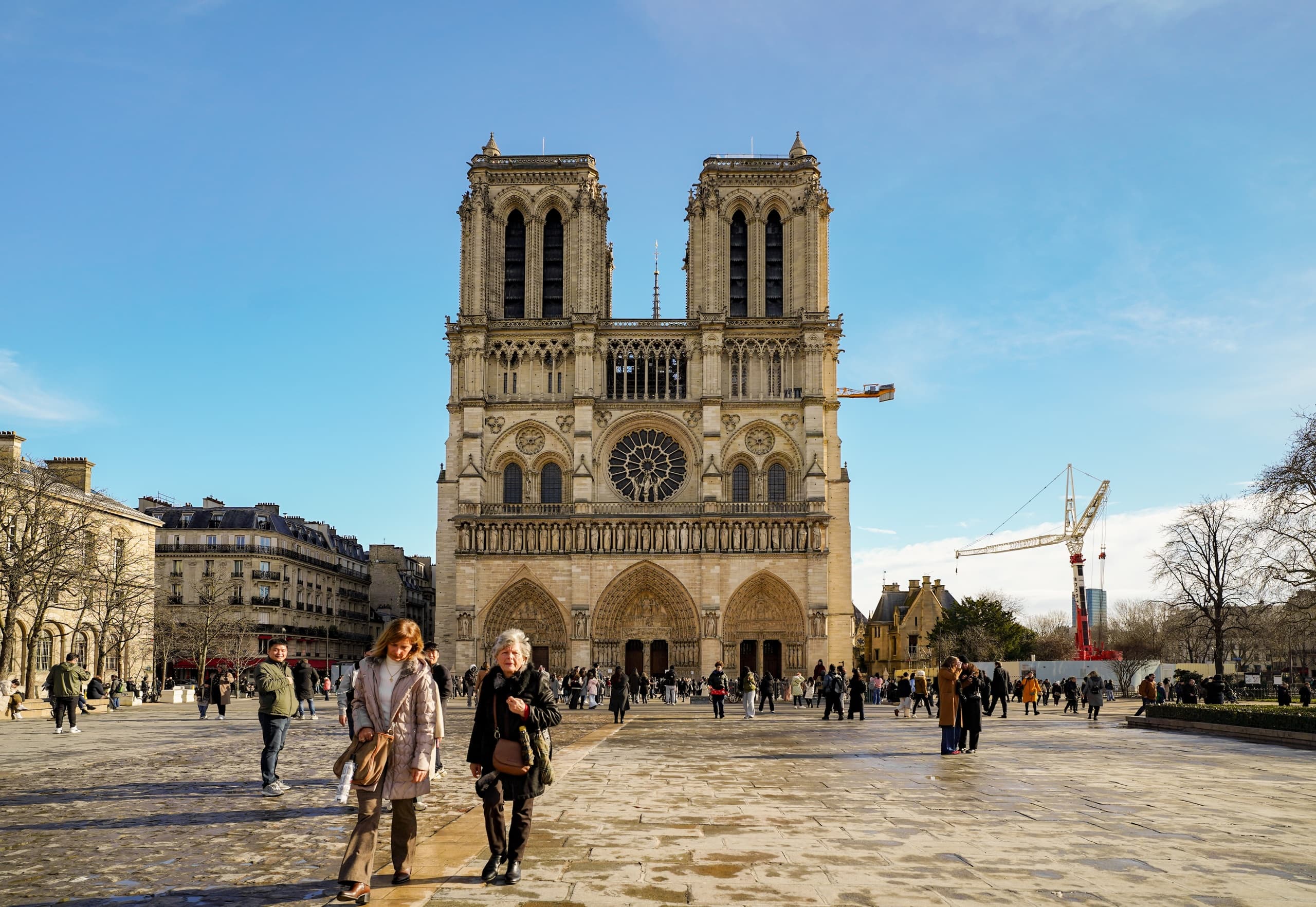 Notre-Dame Cathedral Tour with Walks in Europe in Paris