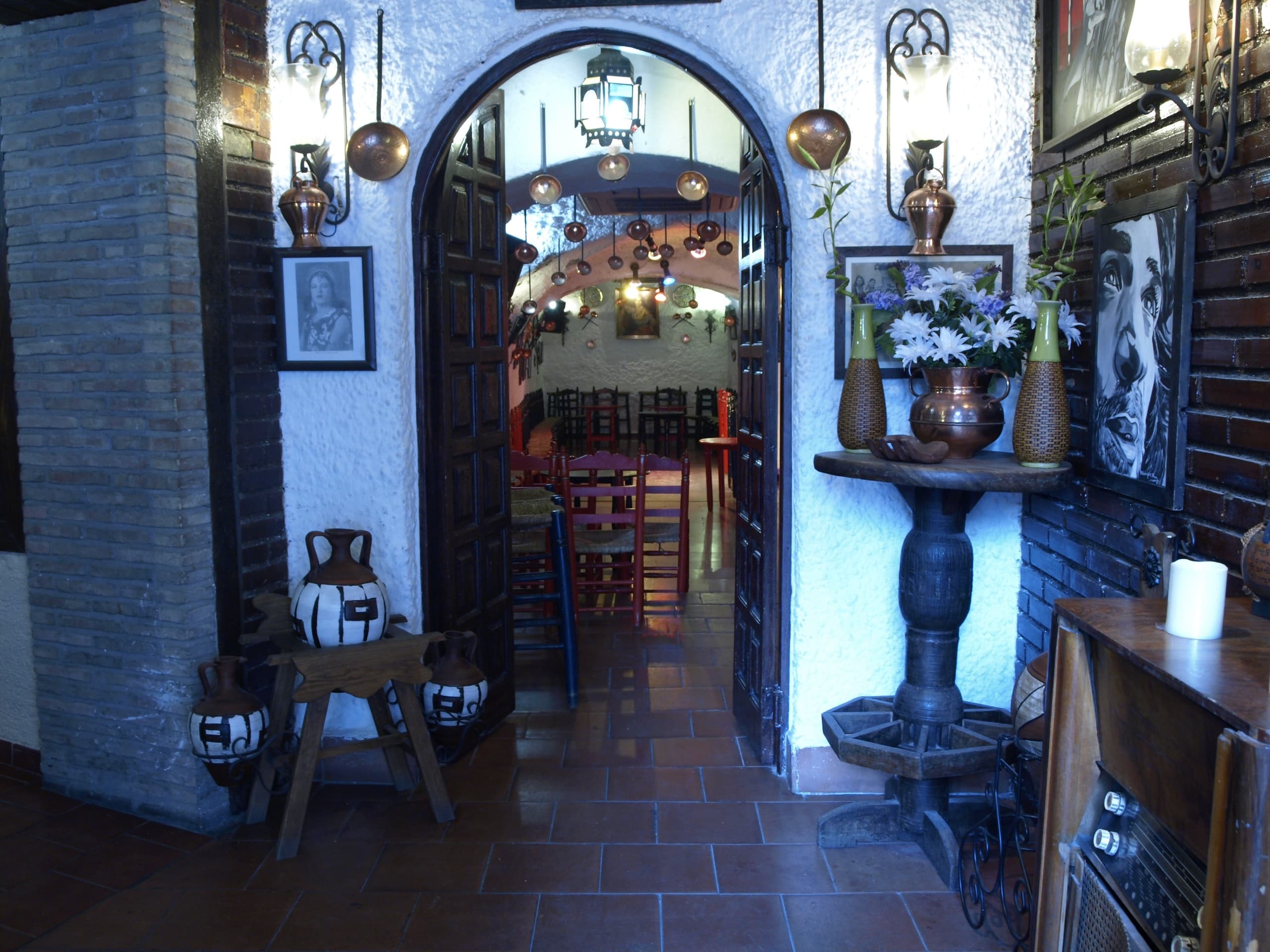 Flamenco Night & Dinner at Cuevas Los Tarantos, Granada