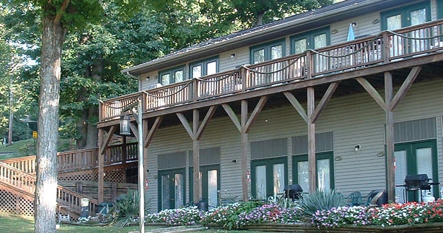 Waterfront Comfort at Eddy Bay Resort