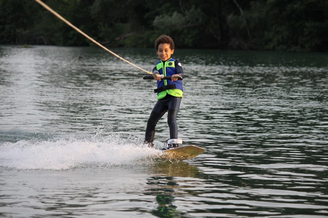 Small Boat Learning Sessions with Wakelagoona in Virelade