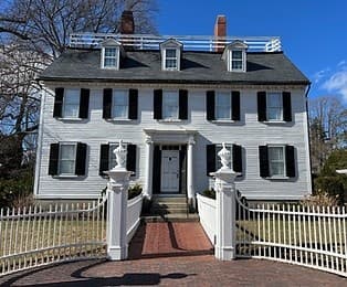 Hocus Pocus Movie Locations Walking Tour in Salem: Veteran-Owned One-Hour Film History