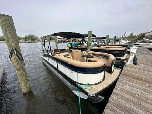 Water Activities with Nunmaker Yachts: Exclusive Boat Trip Experience