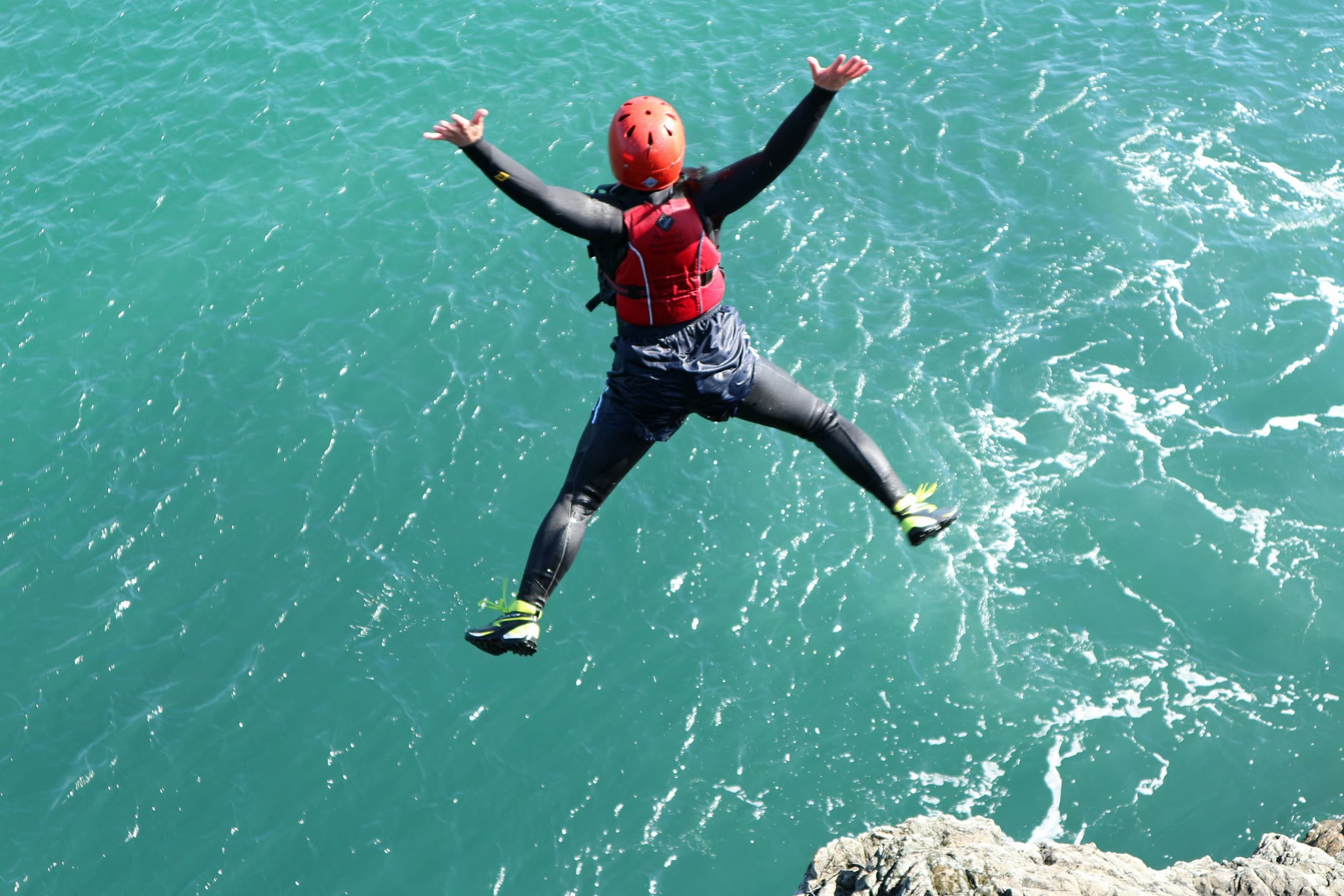 Coasteering Llŷn Peninsula: High-Tide Adventure From Porthdinllaen