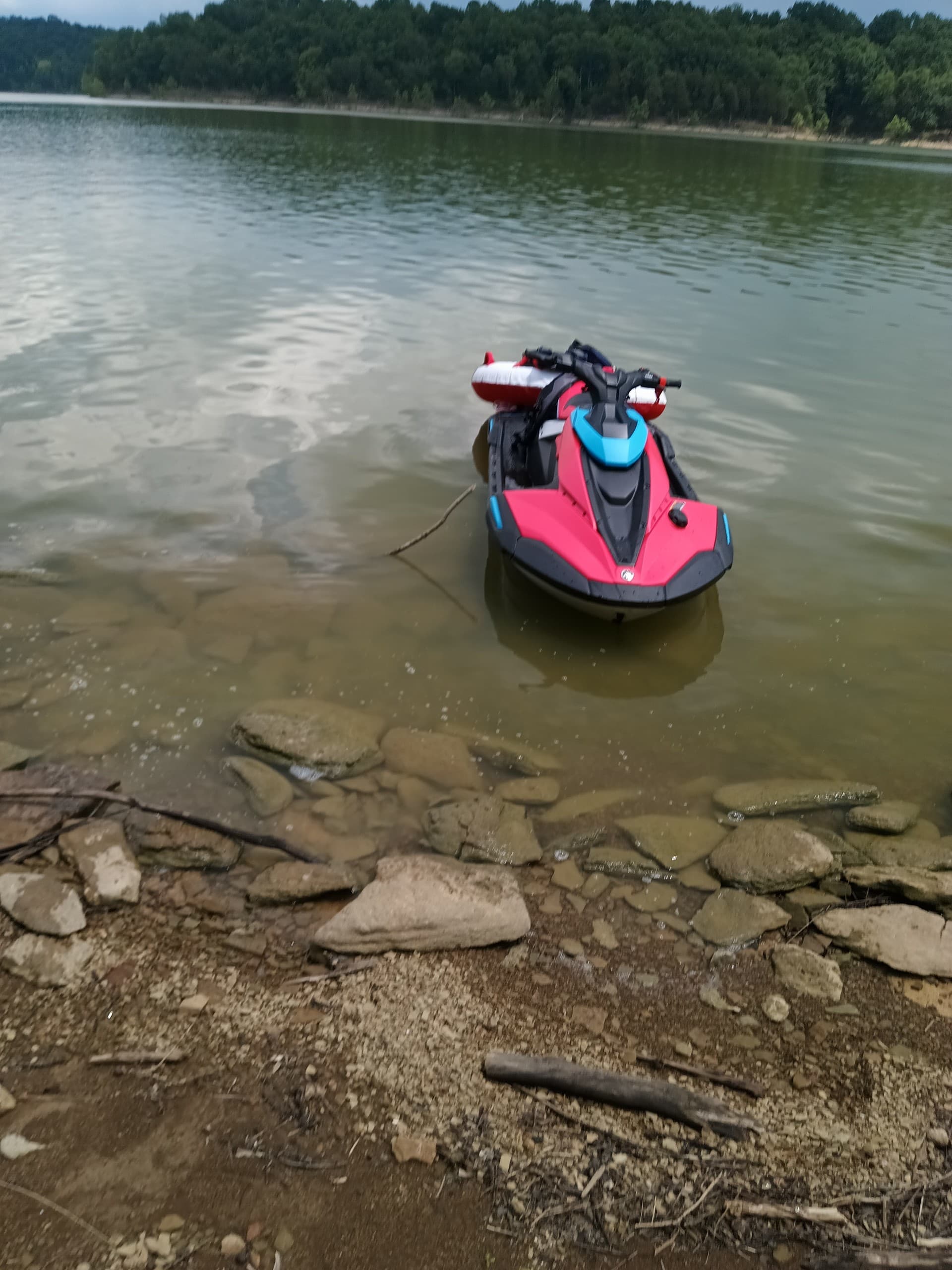 Charge Taylorsville Lake with the 2025 Yamaha Jet Blaster DLX-2