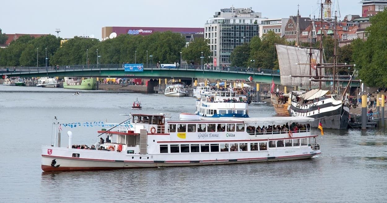 Water Activities with Hal Över: Navigating Bremen's Riverways