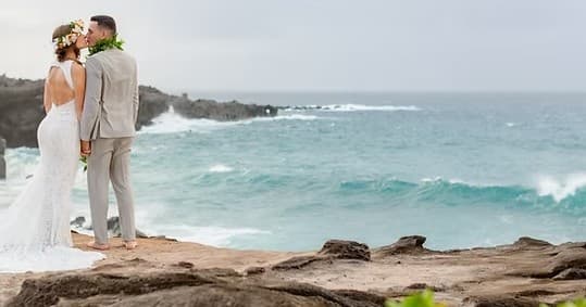 Ulu Package: One-Hour Micro Wedding Photography in Haiku-Pauwela, Maui photo 1