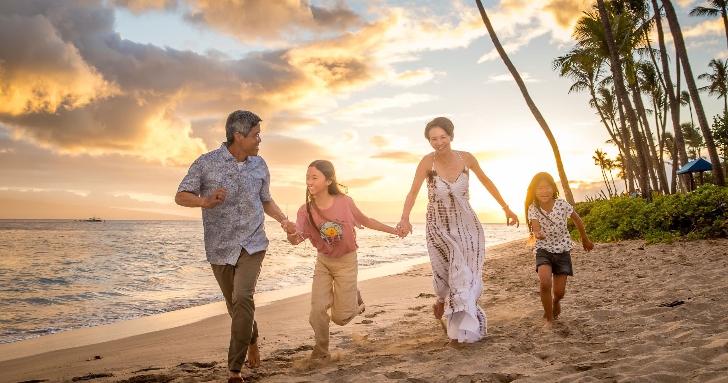 Maui Mini Session: Quick Beach Portraits in Lahaina
