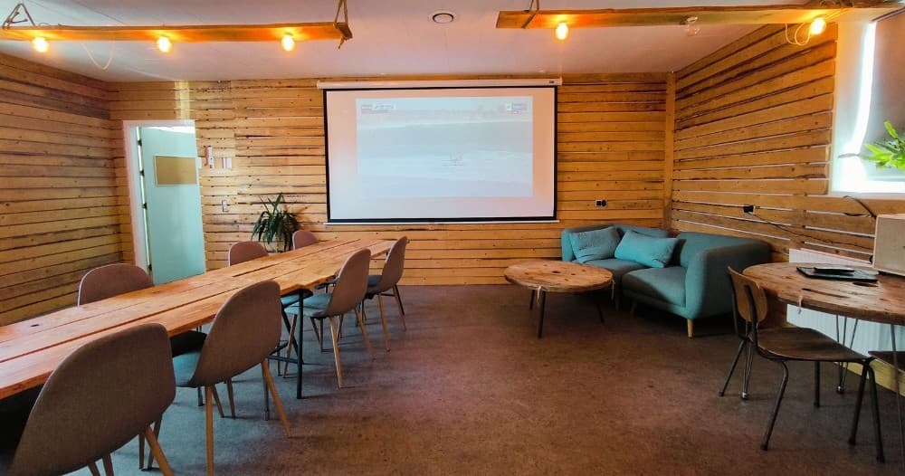 Surfers Room Aarhus: Coastal Event Space with Sea Views