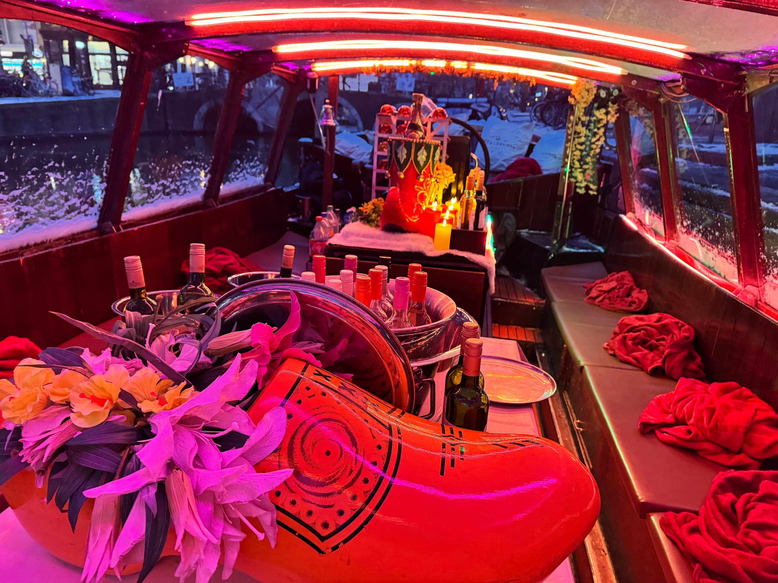 Discreet Luxury Smoke-Friendly Canal Cruise on Amsterdam’s Dutch Flower Boat photo 3