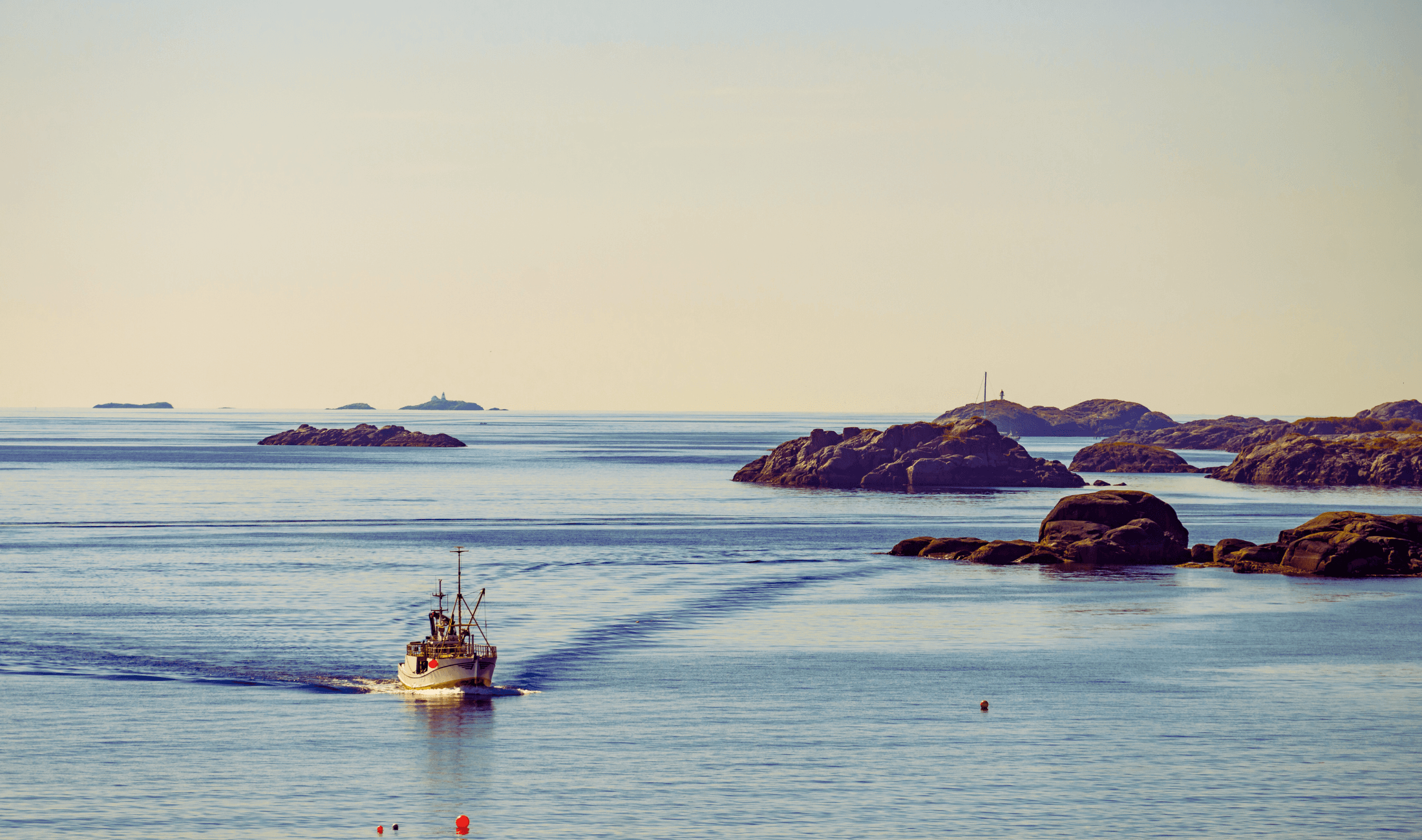 Fishing by Boat with Hooked on Lofoten in Kabelvåg photo 1