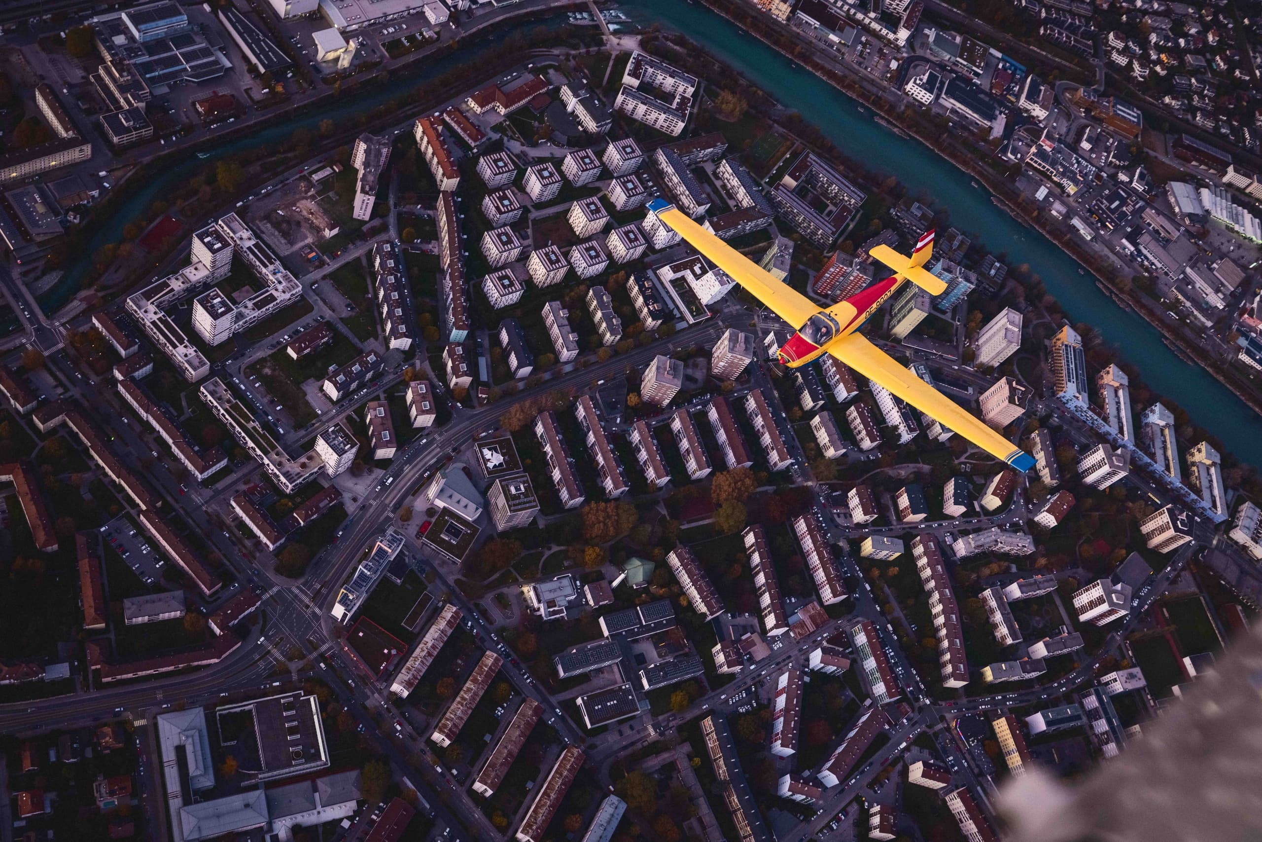 Taxi Flights in Innsbruck with THE FLYING SOFA