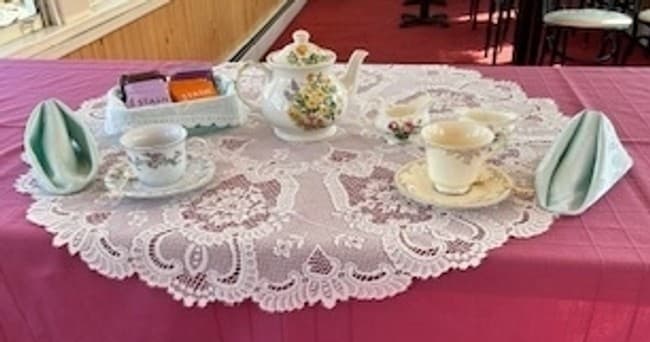 Water-Activities & High Tea Train Experience in Middletown
