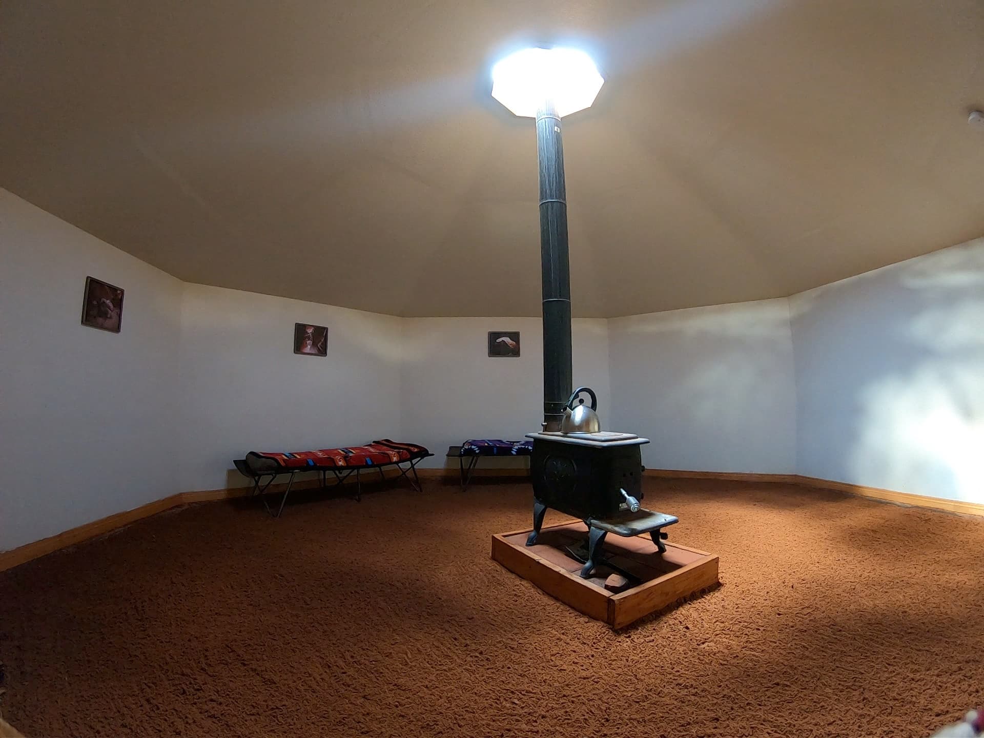 Immersive Navajo Hogan Stay and Antelope Canyon Tour in Page, Arizona