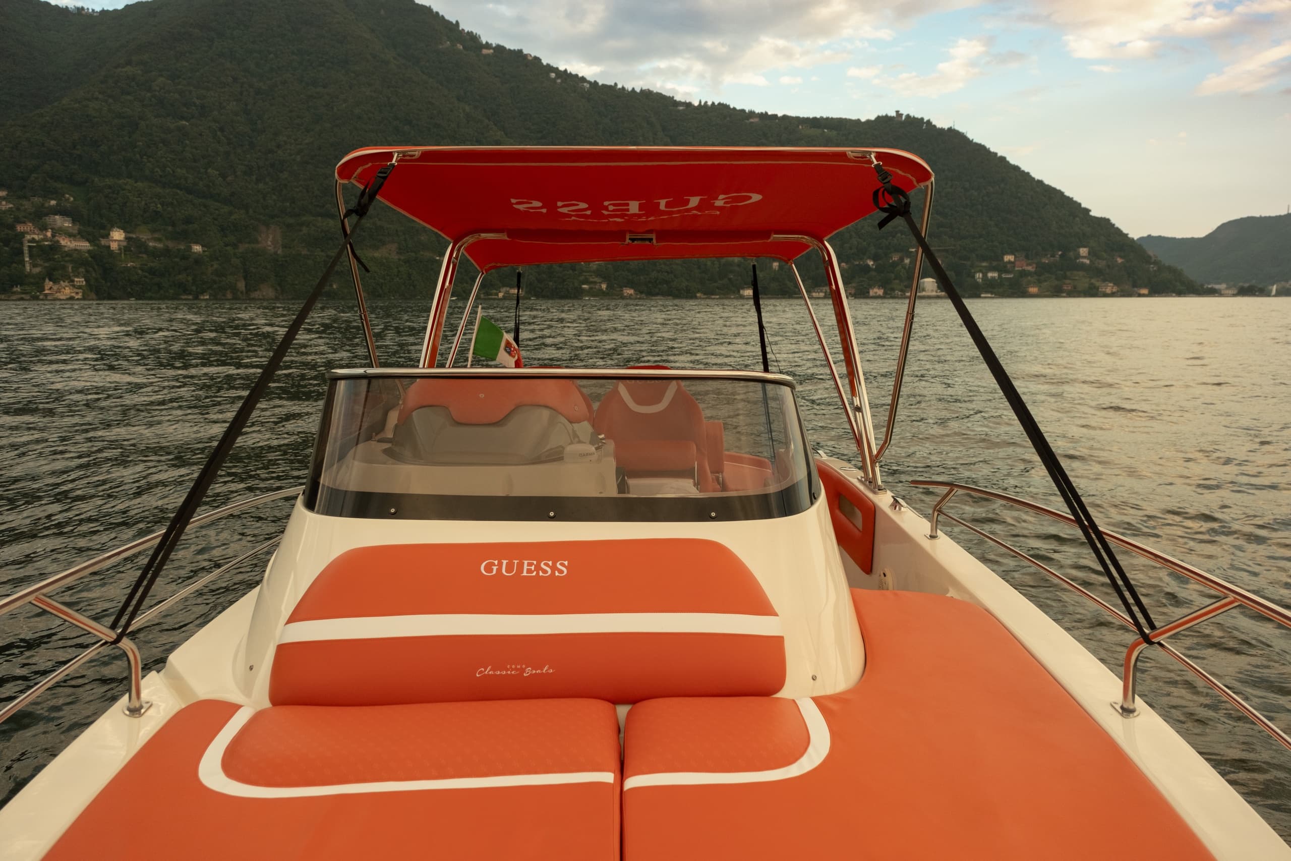 Como Classic Boats: Village Boat Tour on Lake Como