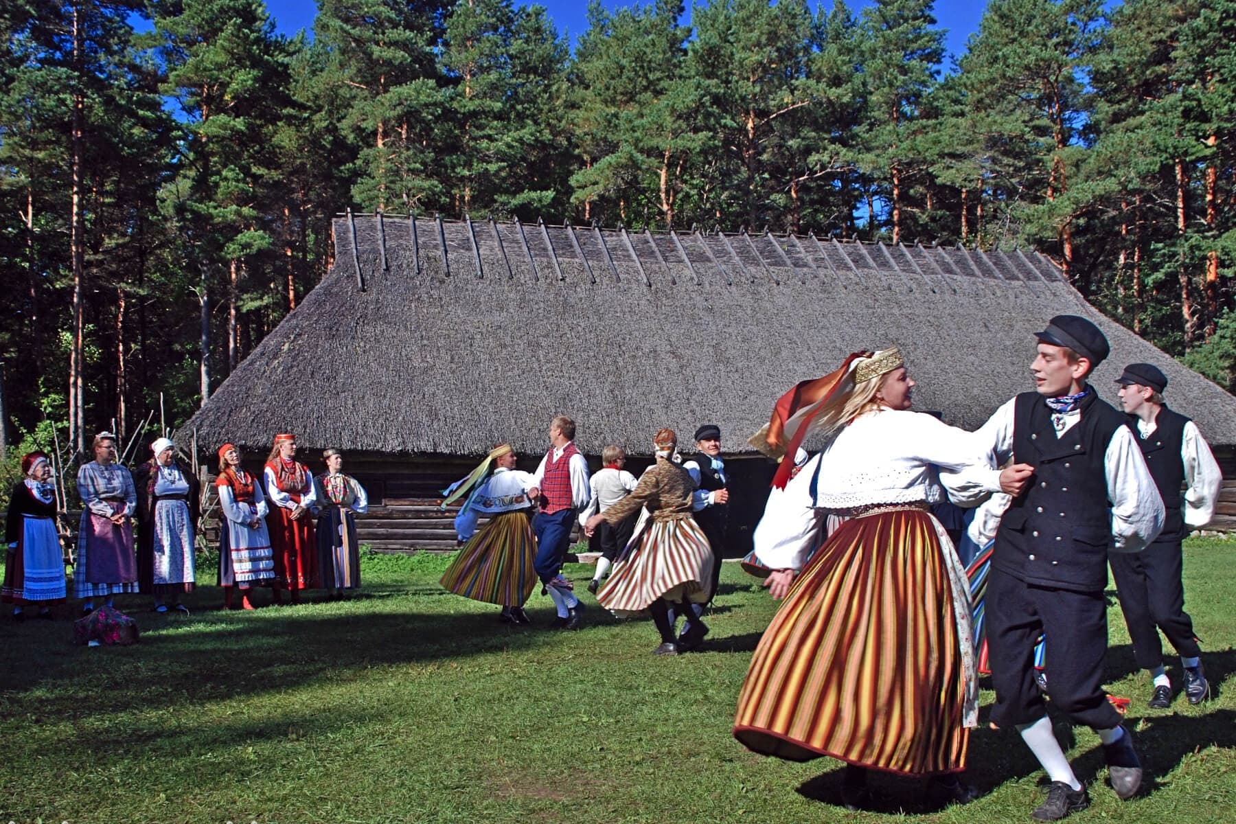 Outdoor Heritage Bike Tour with Taste & Feel Estonia