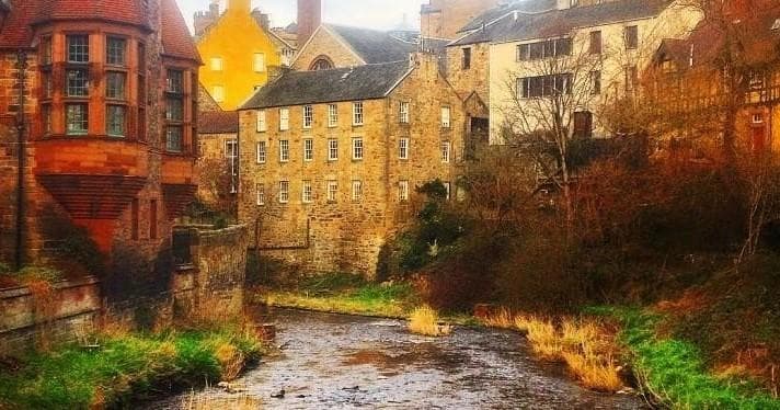 Private Walking Tour of Edinburgh’s Hidden Treasures