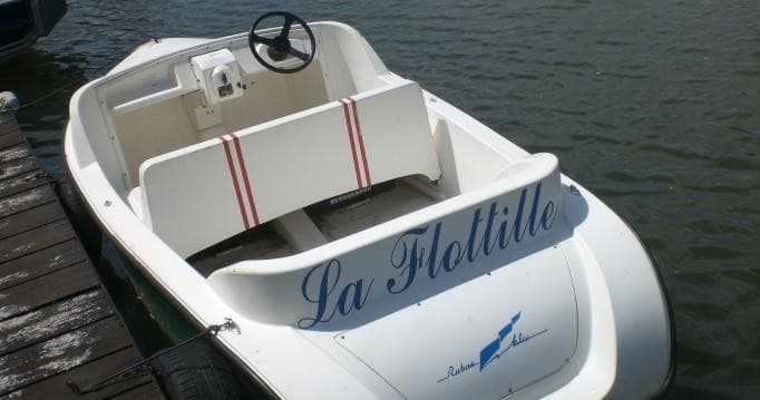 Boat Rental Adventure with La Flottille’s Ruban Bleu in Metz