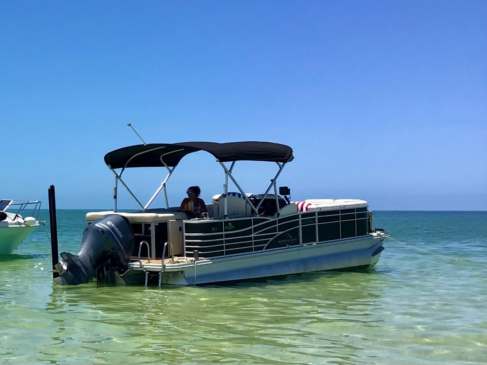Private 25-Foot Bennington Tritoon Charter: Naples & Marco Island Keewaydin Island Cruise photo 2