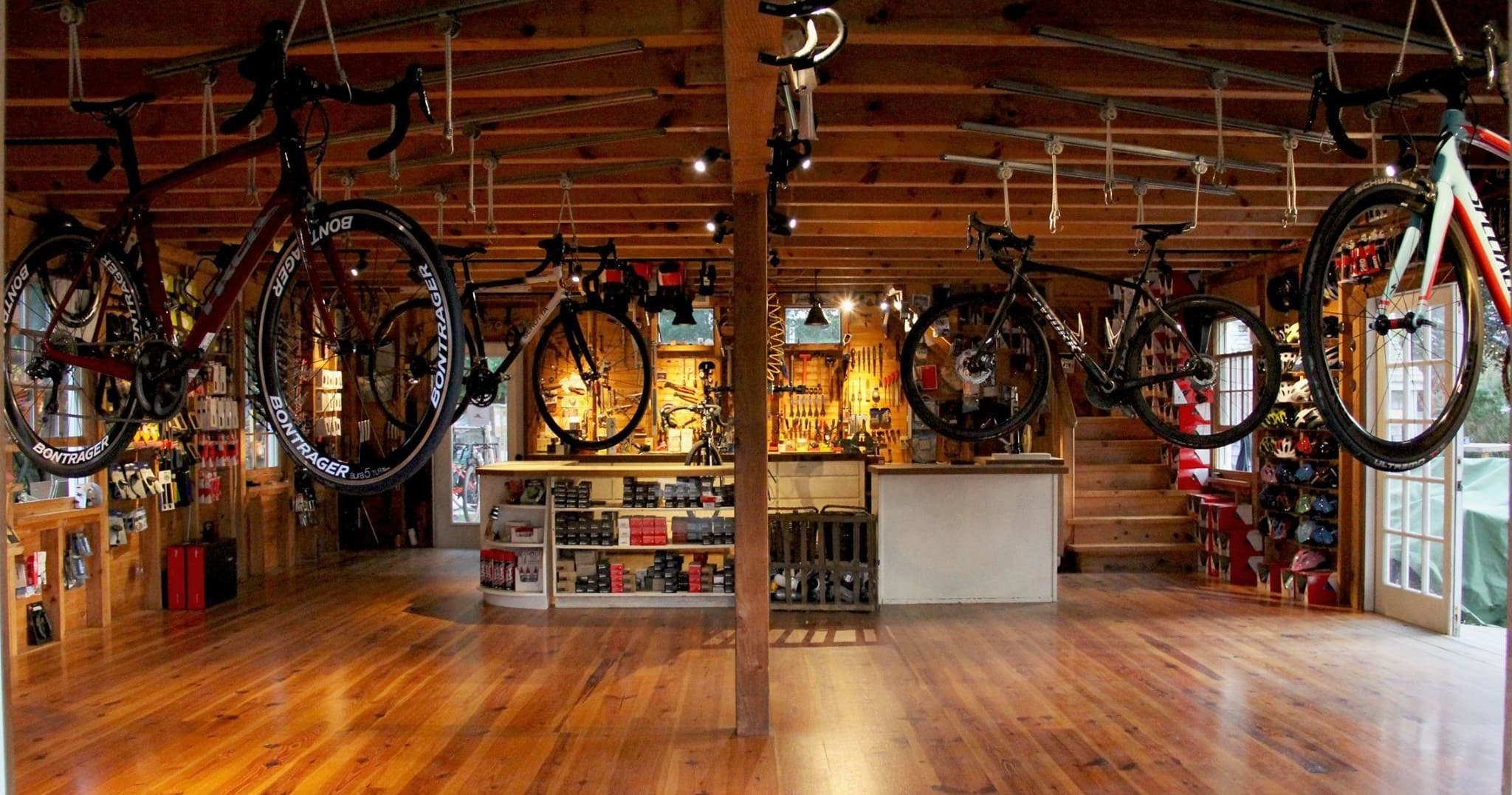 Explore Edgartown on a Specialized Electric Bike: Effortless Island Adventure