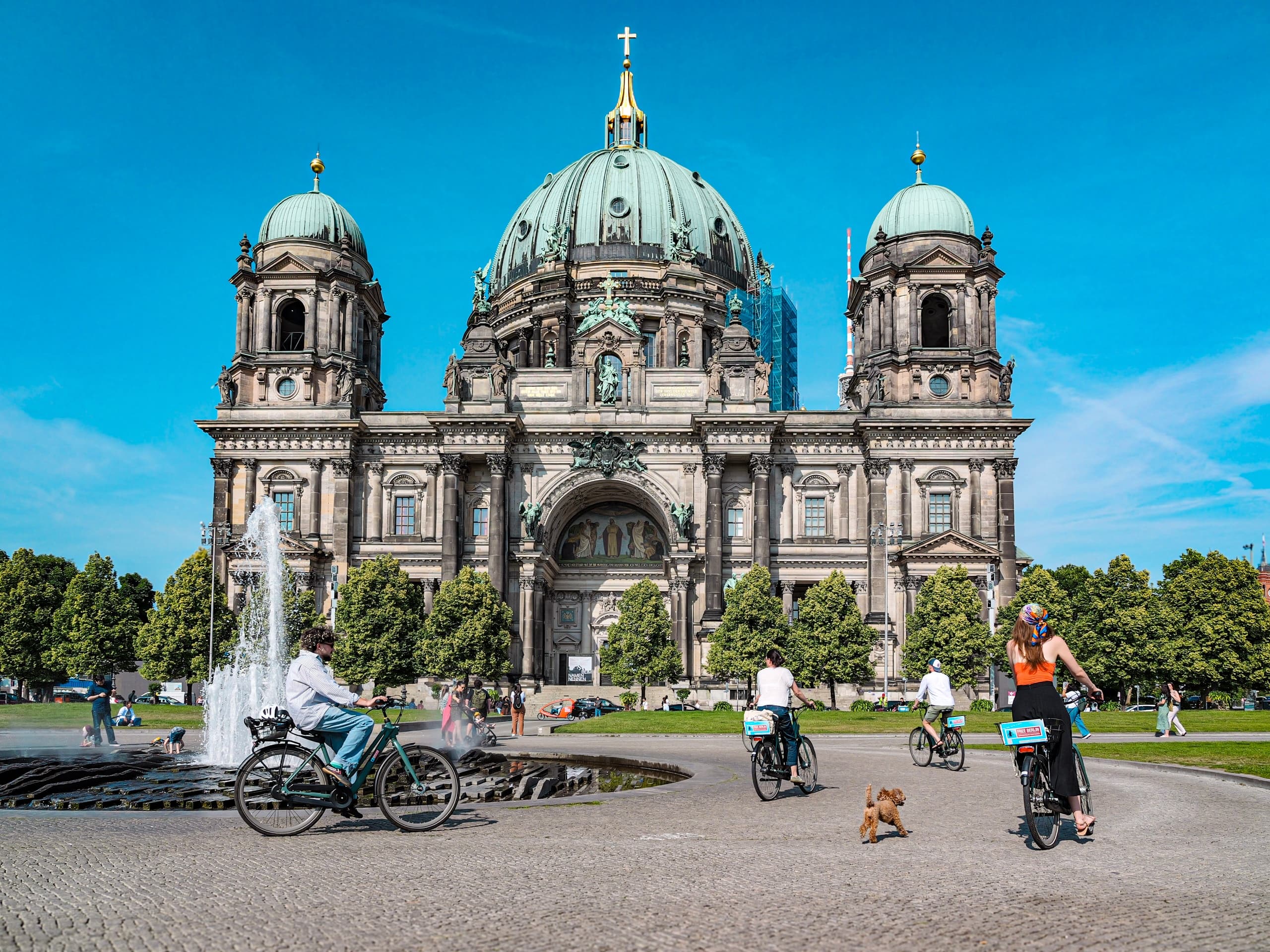 Bike Tour in Berlin with FREE BERLIN - Authentische Radtouren