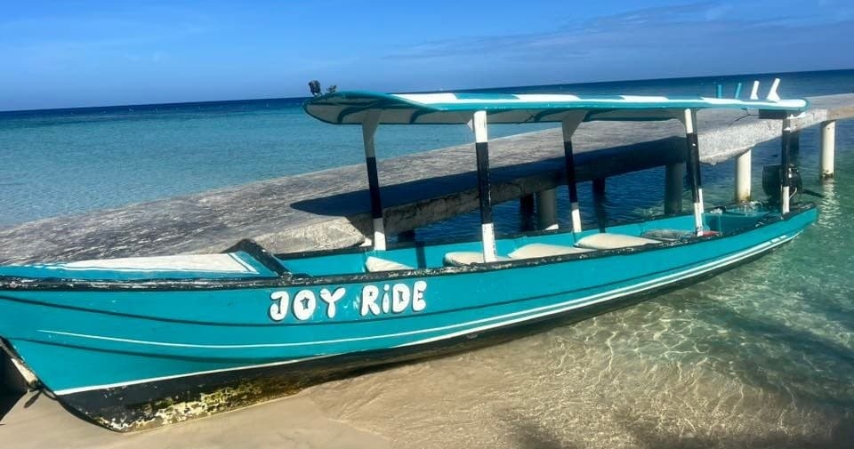 Private Water Taxi Roatán: Fast Water Transfer Between West End and West Bay