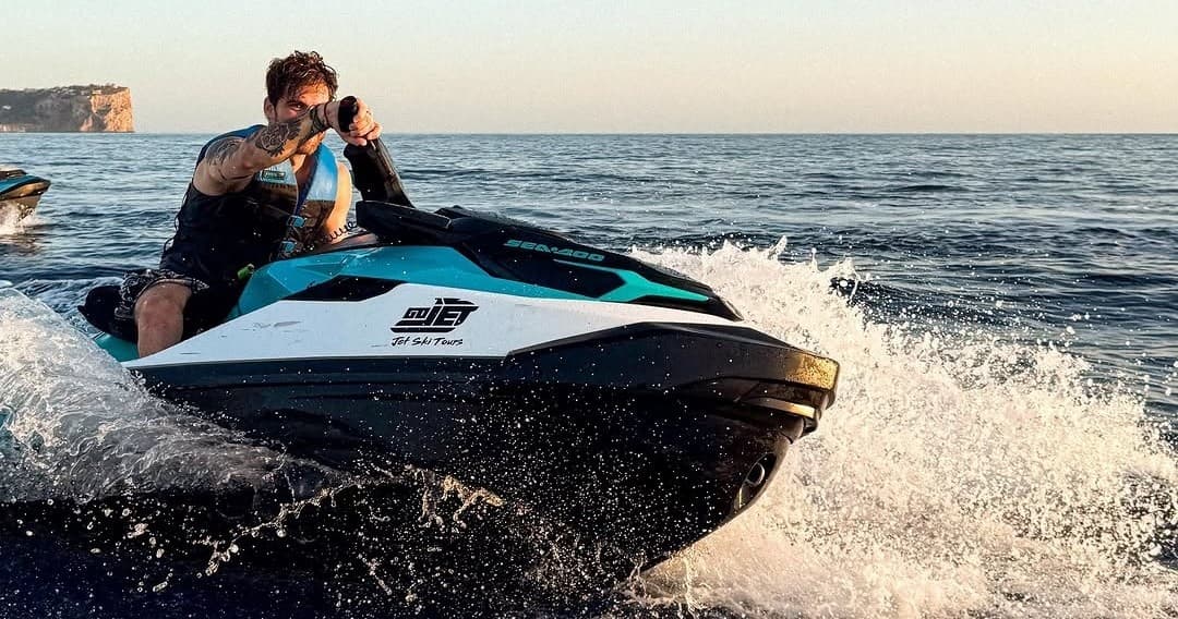 Boat-Charters with GoJet Mallorca in Alcudia Bay