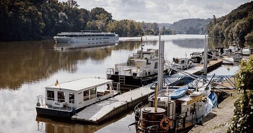 Hour on the Vltava: Sightseeing Boat Trip to Nelahozeves Castle photo 2