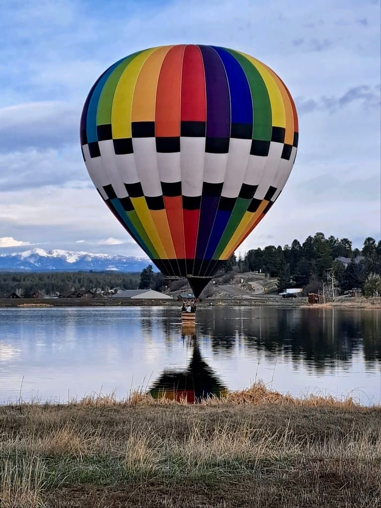 Durango Snowdown: Sunrise Hot-Air Balloon Flight Over the San Juan Mountains photo 3