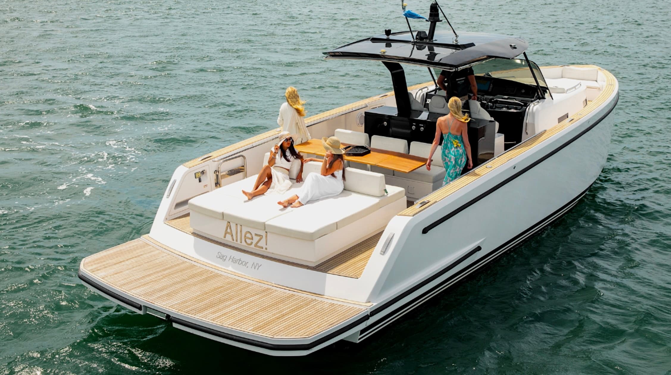 Luxury Yachting with Miami Boat Experts in Miami Beach