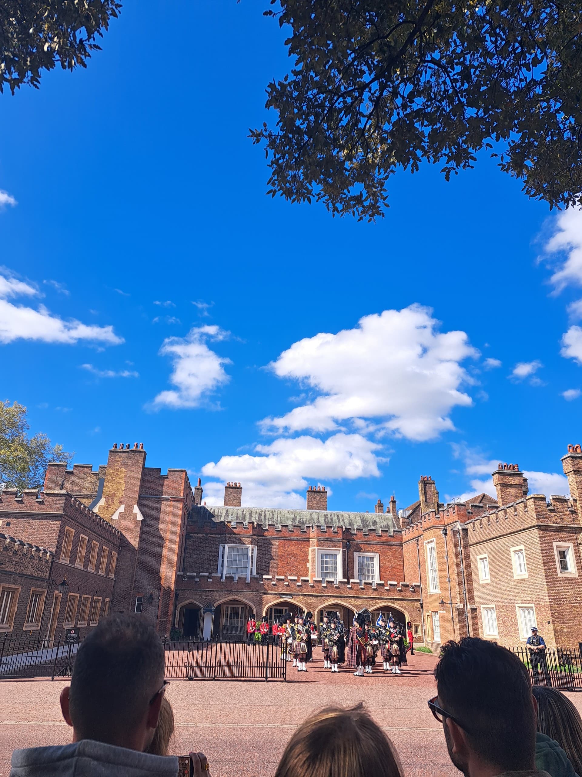 Two-Hour Royal London Walk: Buckingham Palace, Horse Guards & Thames Views photo 2