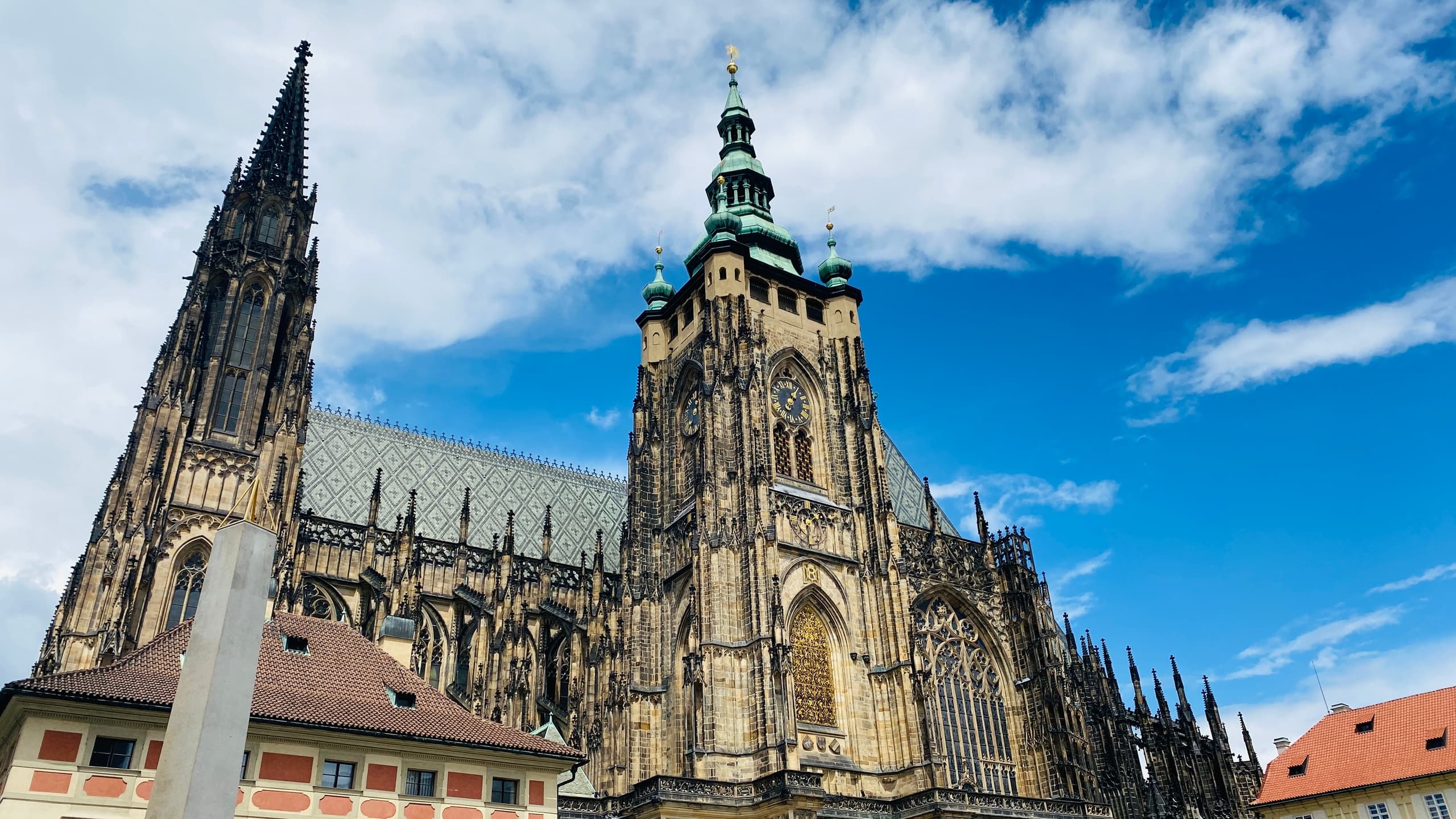Inside Prague Castle: 3-Hour Guided Tour of St. Vitus, Golden Lane & Gardens