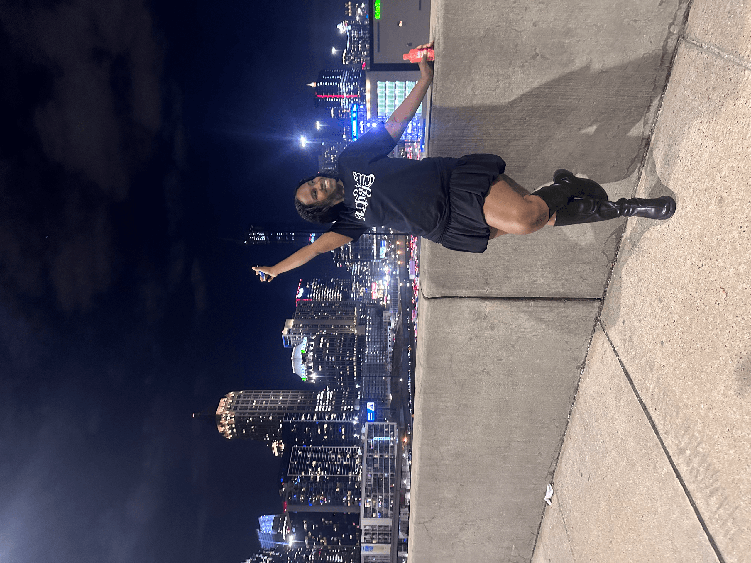 Lovers & Friends Night Tour: Atlanta After-Dark Bus & Photo Experience photo 2