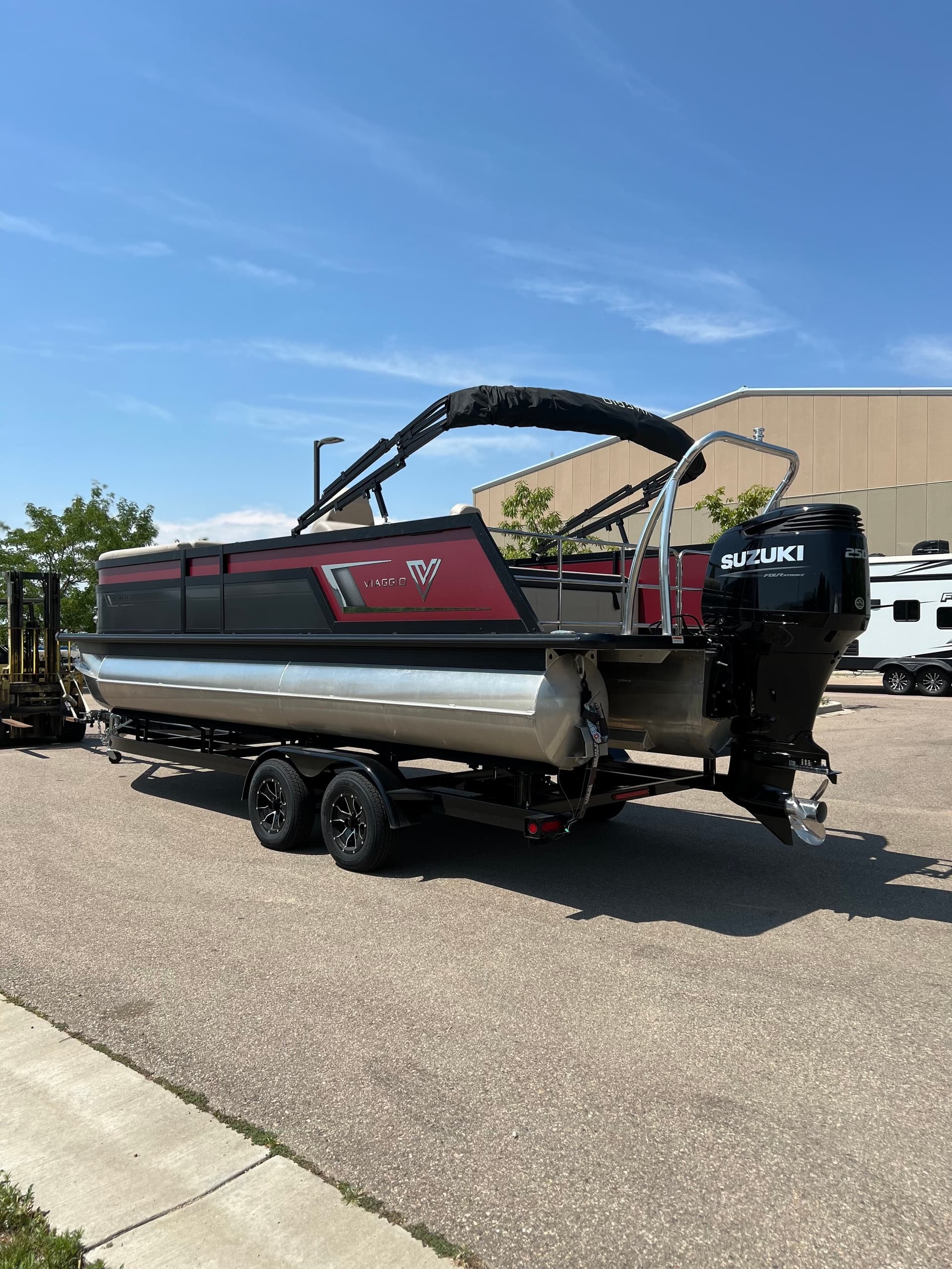 Luxury Pontoon Rentals at Boyd Lake: Viaggio Diamante 23S for Wake, Fish & Relax photo 2