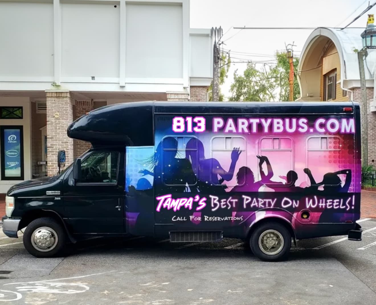 Water Activities & Nightlife: Tiki Bay Watersports Party Bus in Tampa Bay