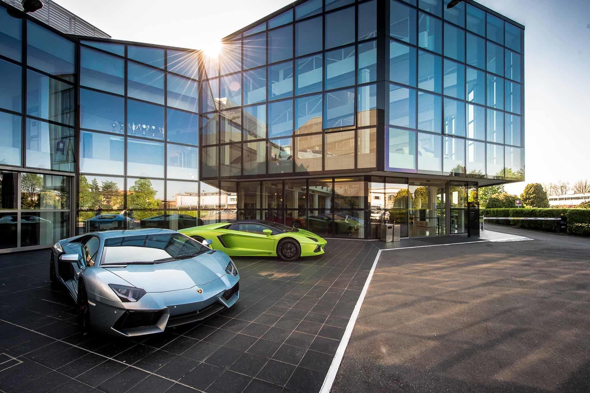 Lamborghini & Ferrari Day Tour with Bologna Tour in Italy