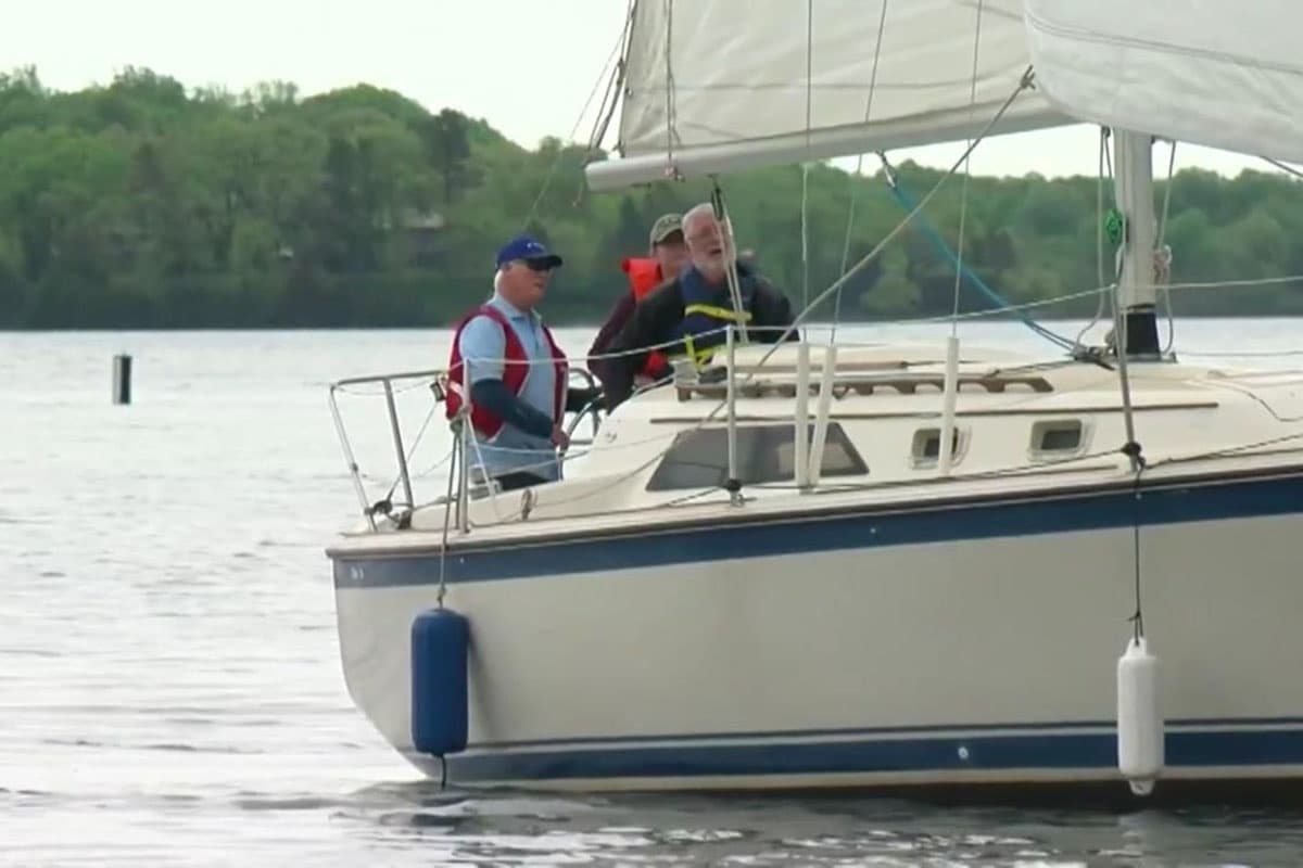 Sail Adagio: O'Day 28 in Bayfield, Wisconsin
