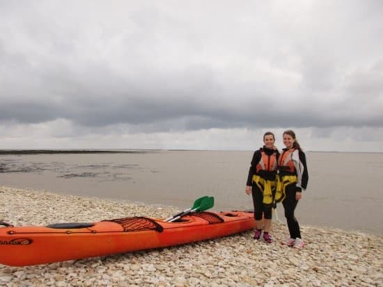 Sea Kayak to Île d'Aix: Guided 7-Hour Paddle to Tridoux Beach & Fort Enet