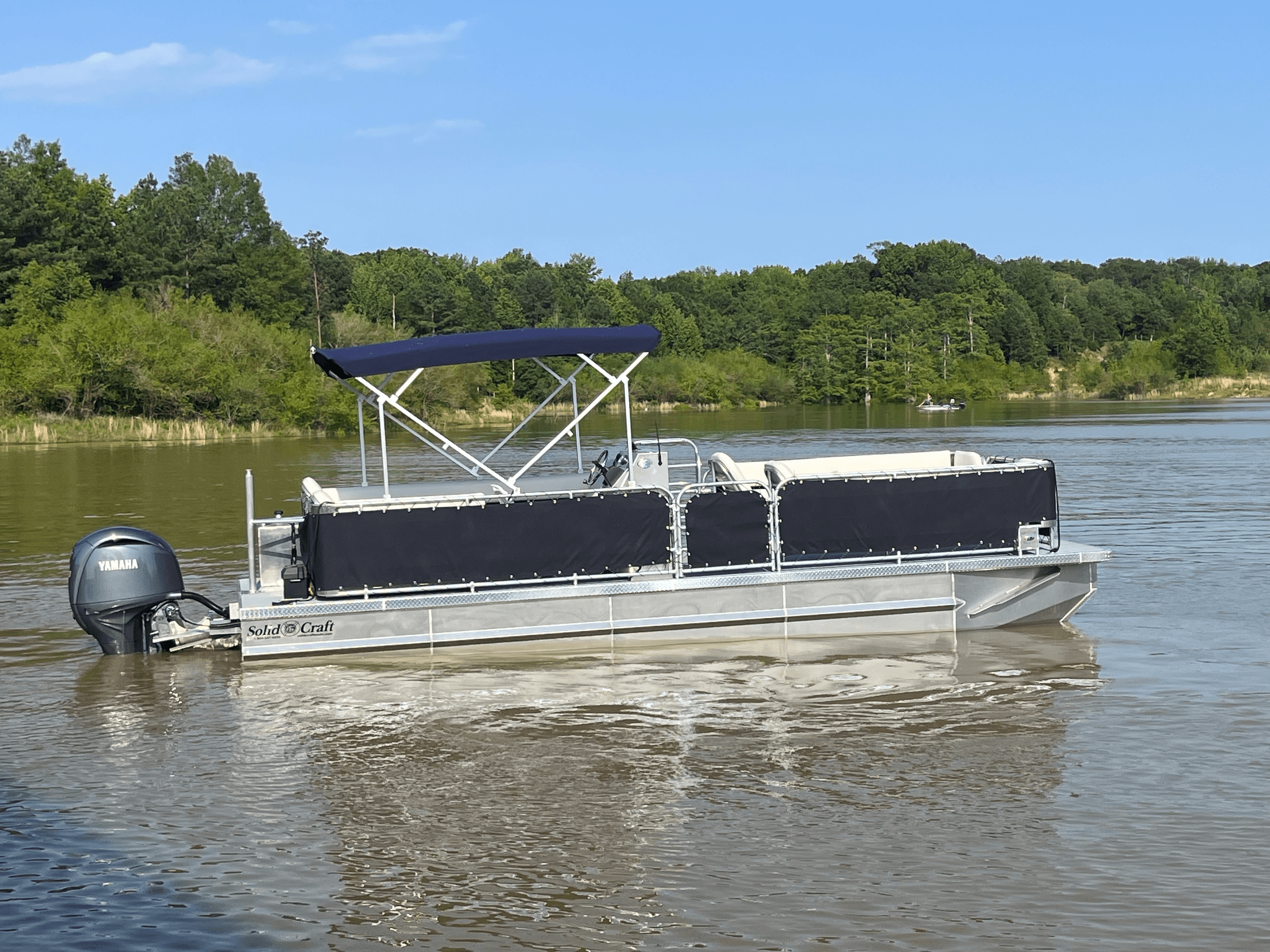 Boat Charters at Sardis Lake: The Solid Craft '25 Pontoon Adventure