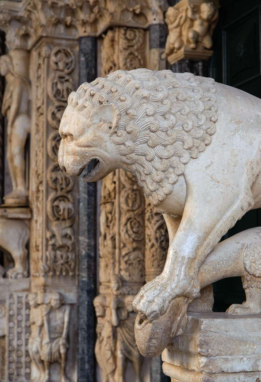 Discover Trogir: A Historic Journey Paired with Dalmatian Culinary Delights