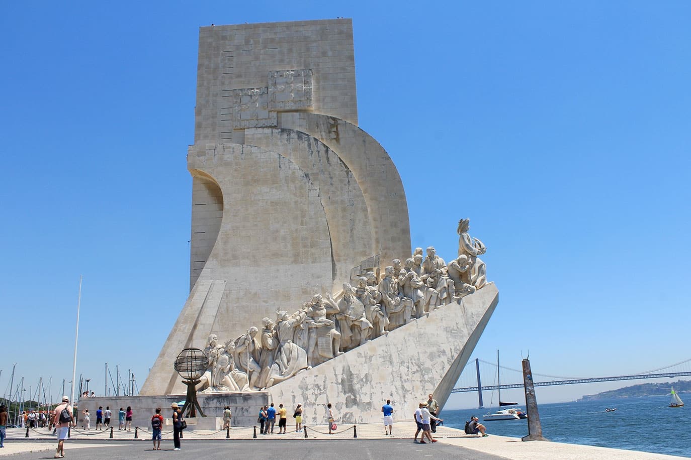 Private Land Rover Tour of Lisbon: Belem, Tagus River and Hilltop Viewpoints photo 3