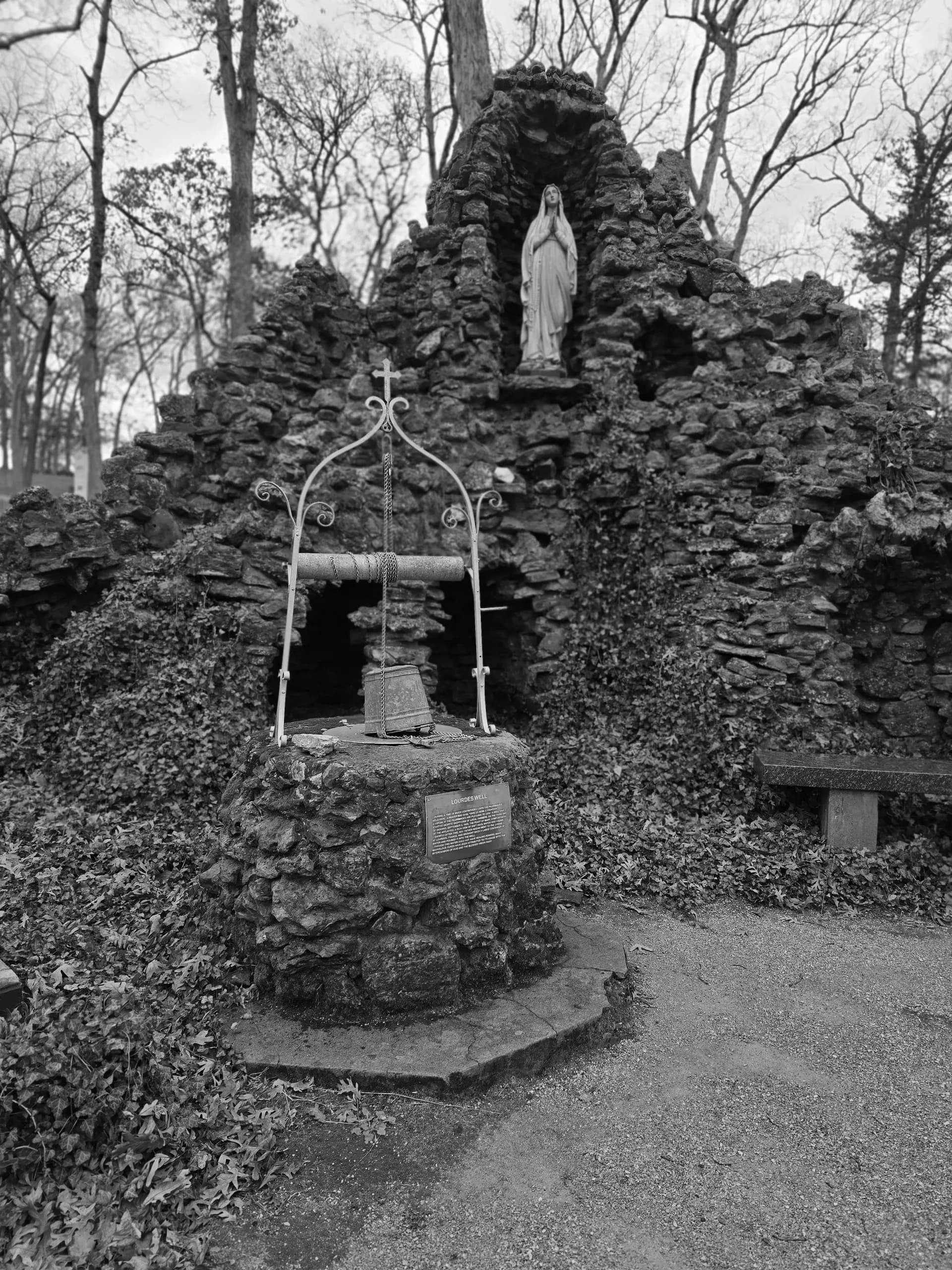 Historic Cemetery Tour in Hermann: Trolley Ride Through River Town Graves