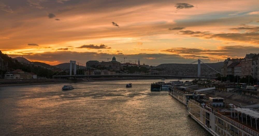 City Walking Tour with Behind Budapest Tours in Budapest