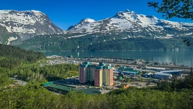 Whittier City Tour: 90-Minute Cruise Terminal Walk and Portage Combo