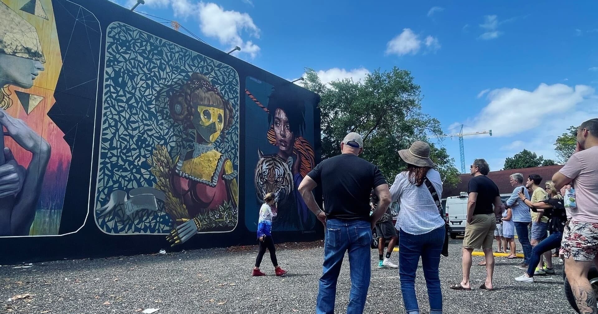 Explore Wynwood's Vibrant Graffiti: A 90-Minute Art Tour with Drink in Miami