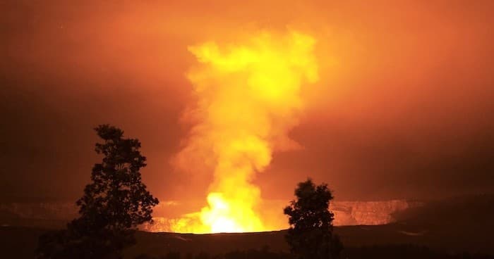 Volcano & Stargazing Adventure with Holoholo Island Tours in Kailua-Kona