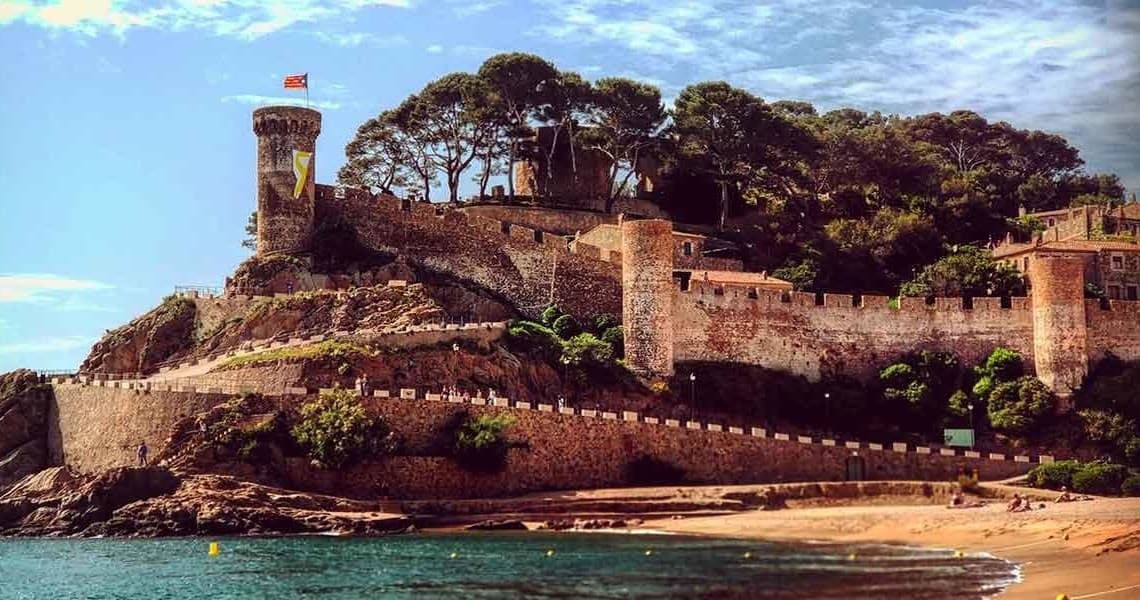 Private Girona & Costa Brava Day Trip with Spanish Trails
